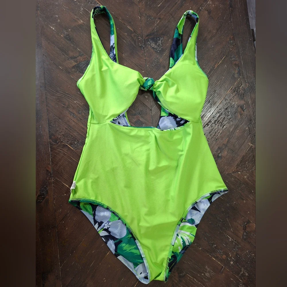 Aerie Green Floral Swimwear Size M.
